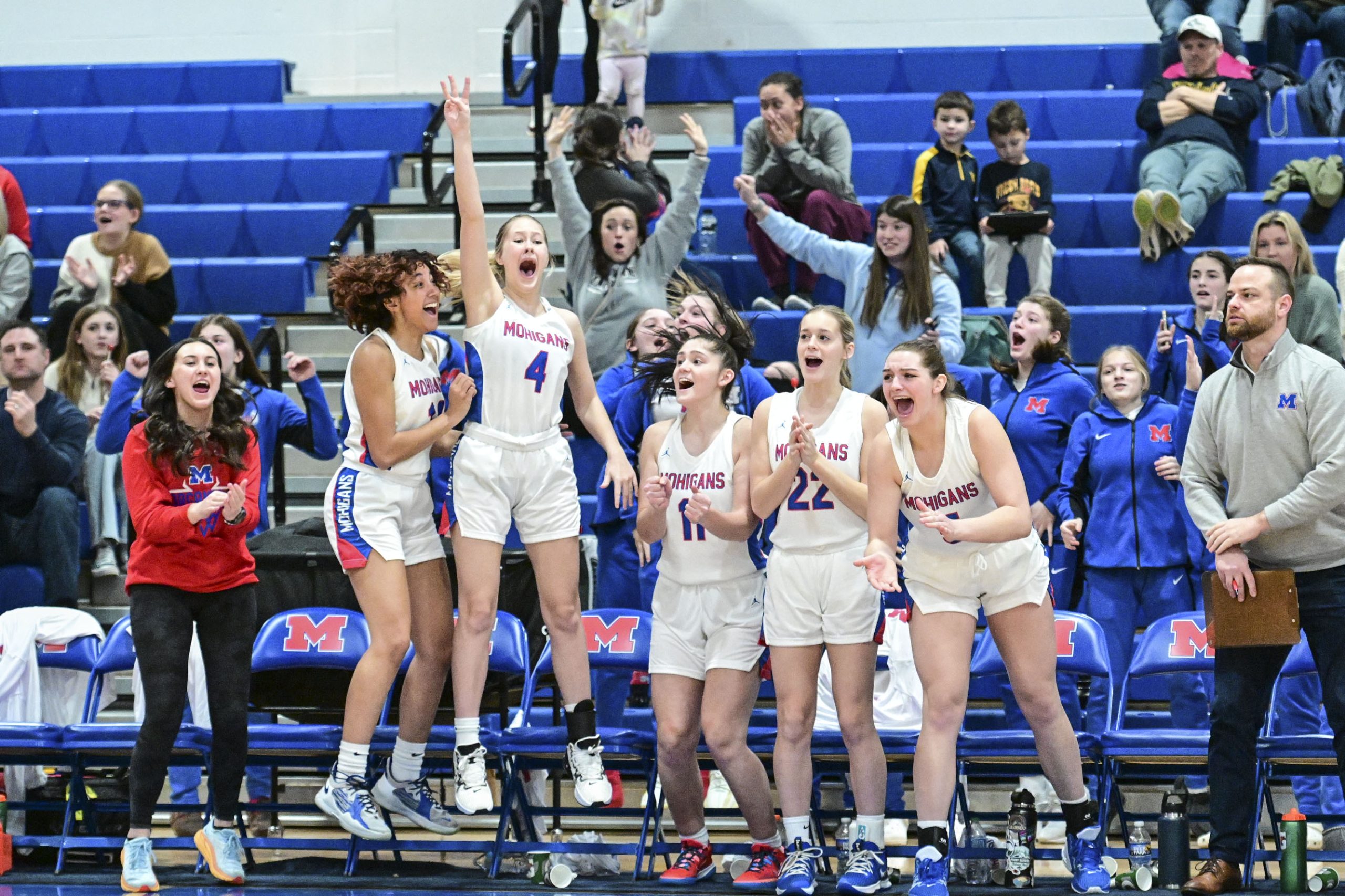 Henkins' 3 lifts Morgantown over University in final seconds